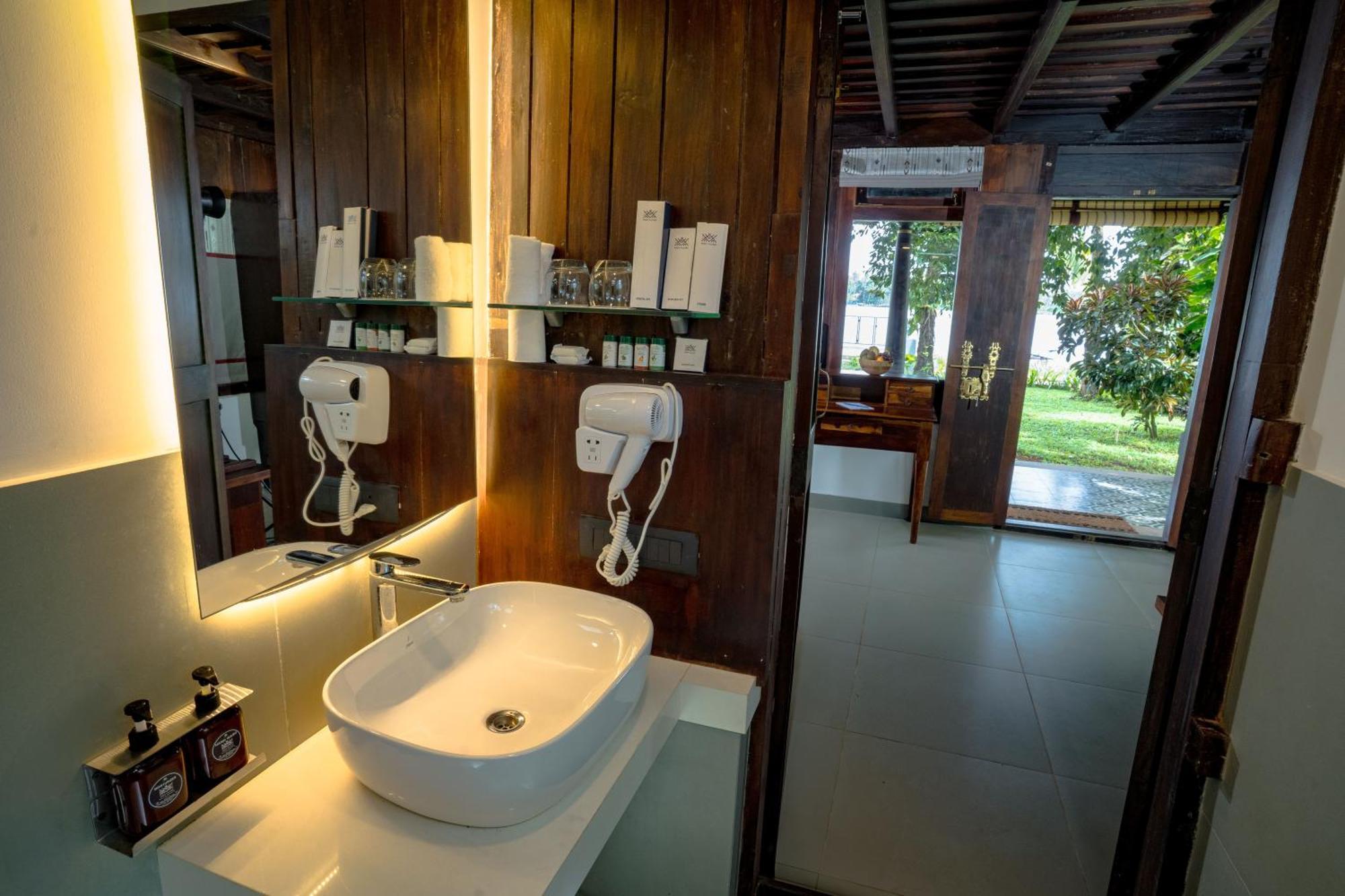 Vedic Village Retreat Kodungallur Kochi Habitación foto